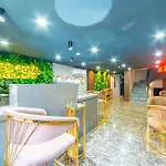 Miss Royal & 酒店