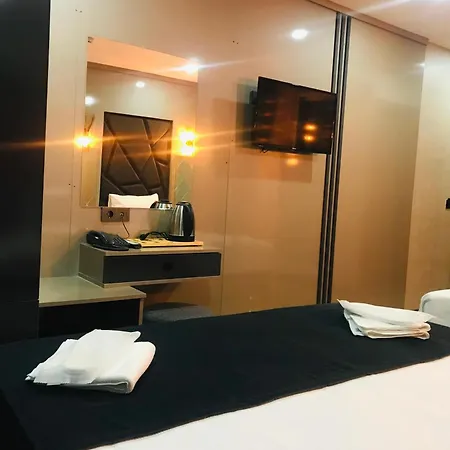 Hotel Miss Royal & 3*