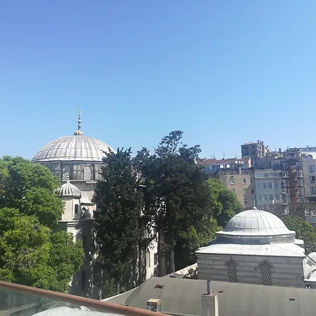 Miss Royal & İstanbul