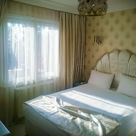 Miss Royal & İstanbul