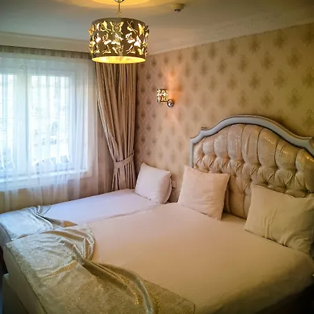 Miss Royal & Hotel