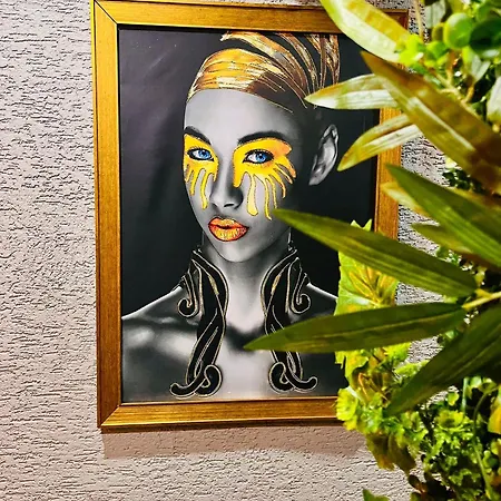 Miss Royal & 3* İstanbul