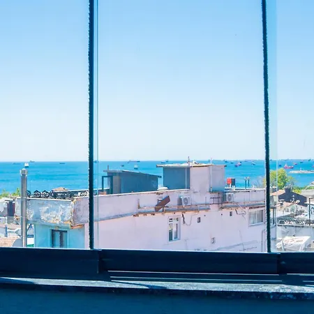 Miss Royal & İstanbul