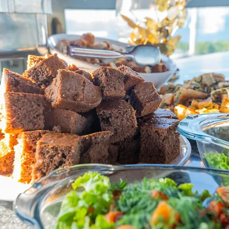 Miss Royal & İstanbul