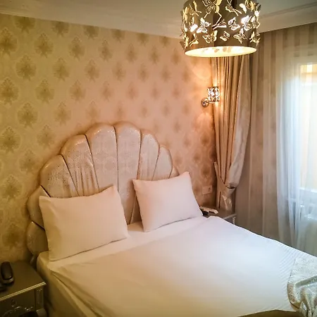 Miss Royal & İstanbul