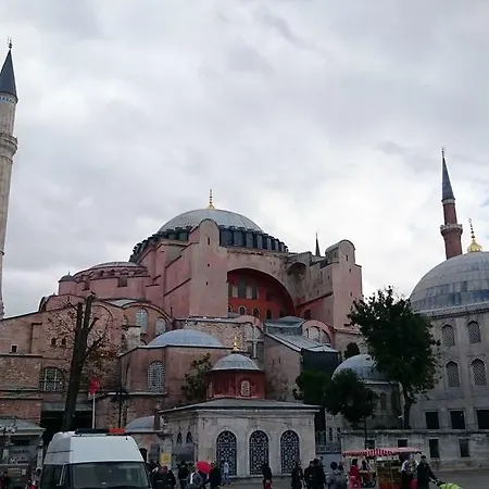 Miss Royal & 3* Istanbul